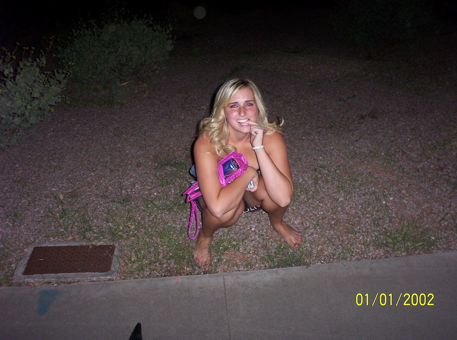 candid images girls pissing naked girls pissing shaved pussy